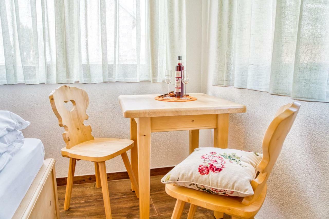 Gaestehaus Weingut Politschek Bad Friedrichshall Exteriör bild